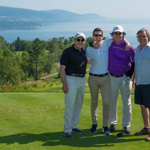 Martin Cauchon joue au golf